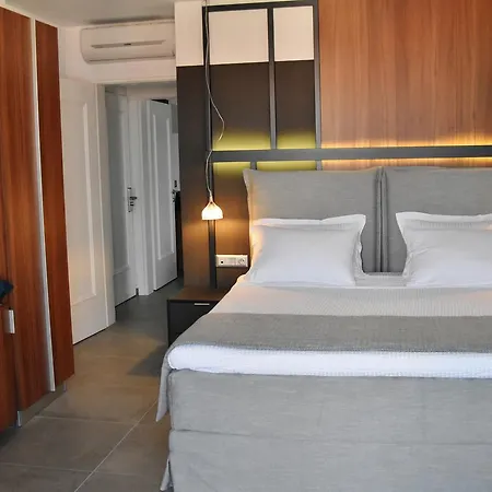 Alexander Apartment *