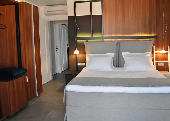 Alexander Apartment *